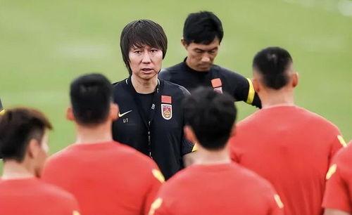 国足厨师 爆料新闻事件